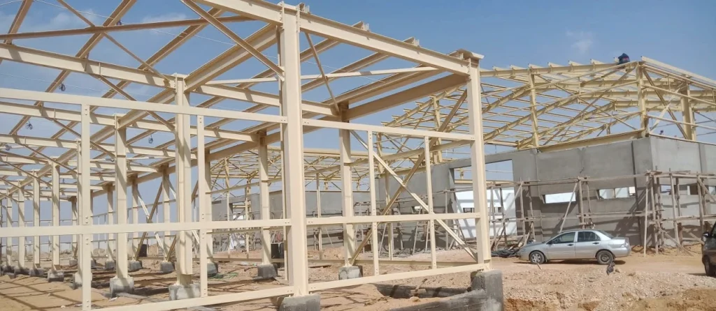 إنشاءات هندسية وتركيبات حديد وتشييد المباني بأقصي معايير الجودة والآمان 2 أعمال تركيب الهيكل المعدني بمشروع مطار برج العرب في الإسكندرية